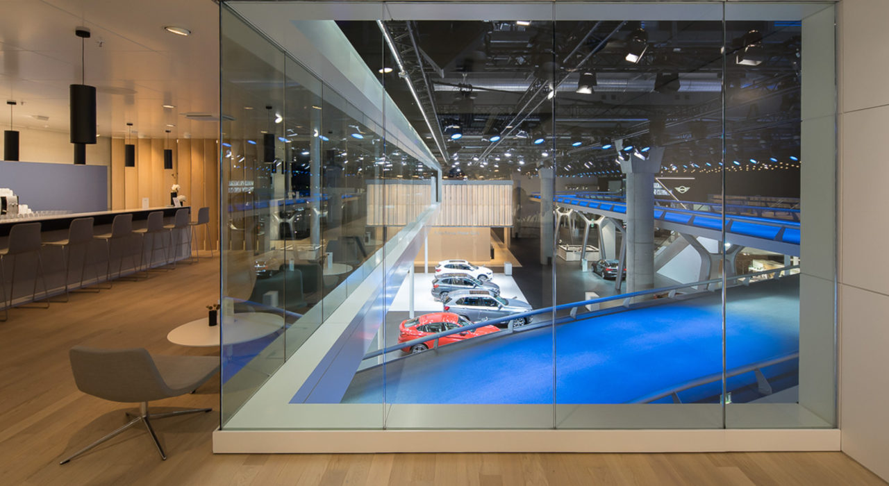 Messestand Tragwerk BMW IAA 2015 Lounge